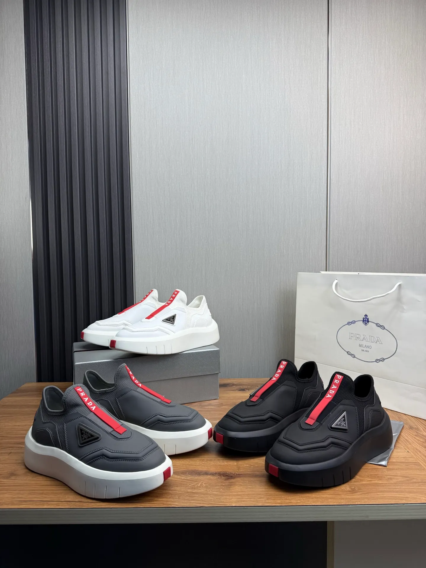 Men's shoes 💰620💰 [PRADA] Autumn and winter hot men's shoes are shipped 👏Official website synchronized ⬆️Original fly-woven cowhide fabric + cowhide lining, 1⃣️:1⃣️reproduction, original sole, 38-45 (45. Customized, non-refundable)
